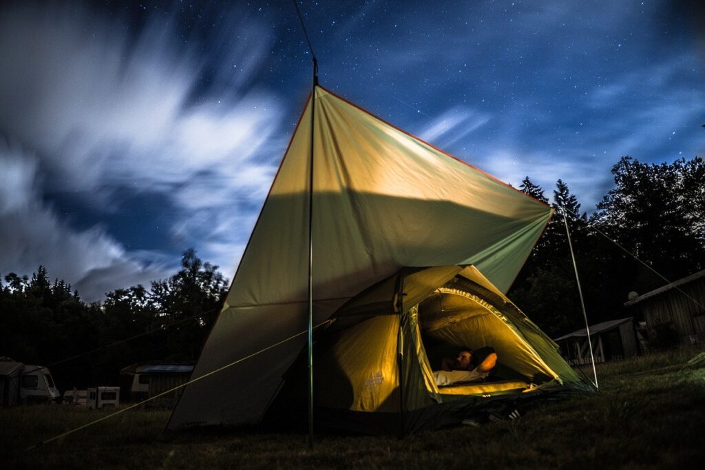 ソロキャンプにおすすめのタープ メリットデメリット 選び方やおすすめを徹底解説 Arizine