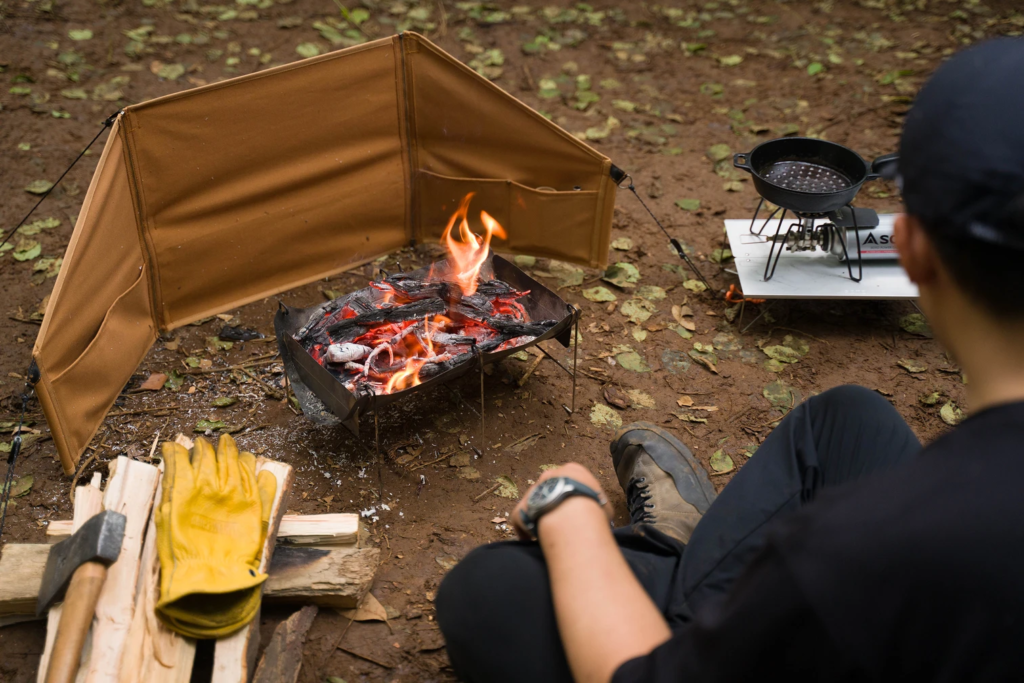 キャンプで焚き火リフレクターを使おう！メリットや効果、おすすめ6選 - Arizine